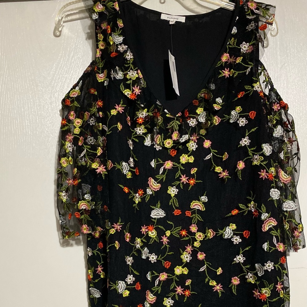 🆕Pleione Floral All Over Mesh Cold-Shoulder Blouse Size L